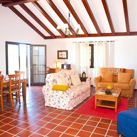 Vacation Home, San Bartolome Ferienhaus